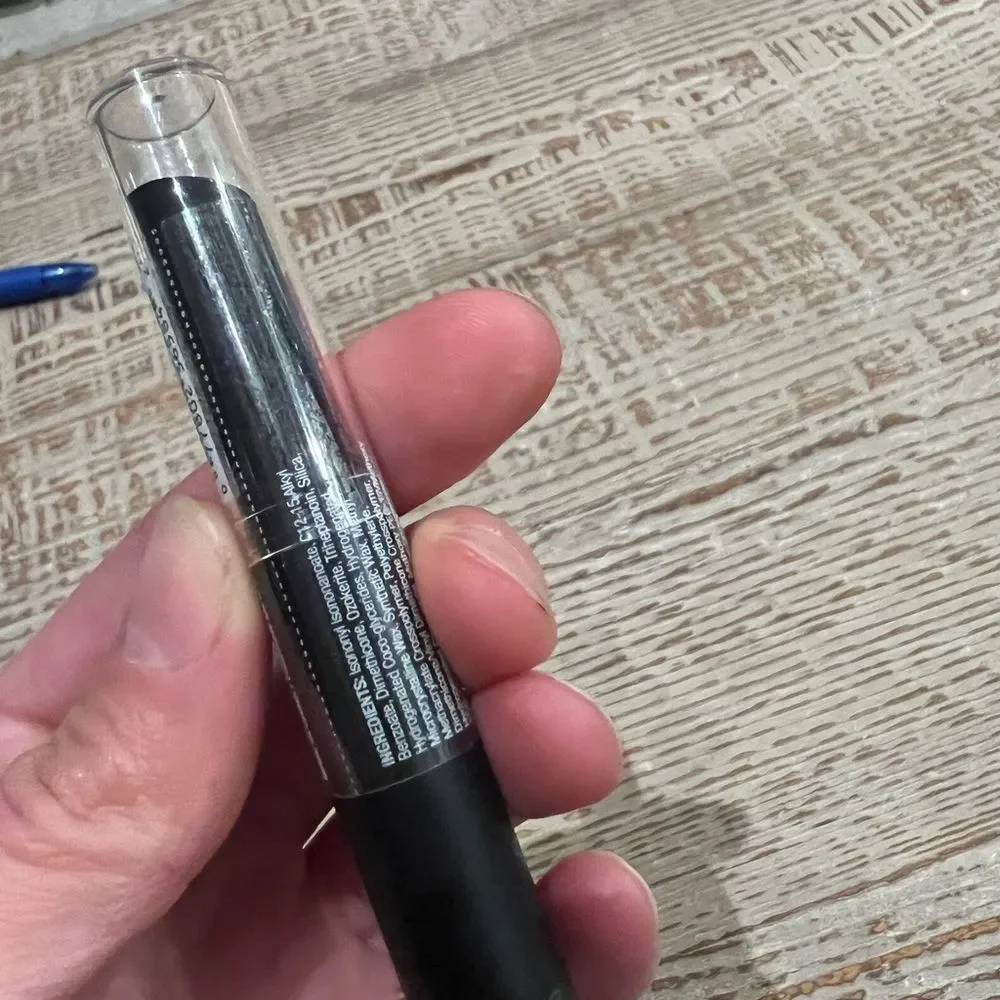 Wet n wild perfect pout lipstick